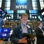 Borsa, Wall Street si riprende dopo parole Powell, chiude in lieve rialzo