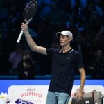 Tennis, Sinner vince le Atp Finals, Fritz battuto 6-4, 6-4